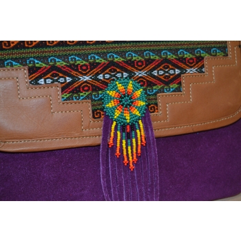 Torebka ze skóry etno w fioletowym kolorze  z koralikami mullo .